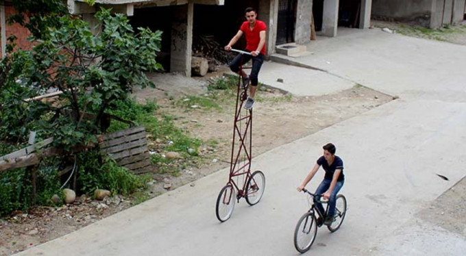 Bu bisiklet görenleri hayrete düşürüyor!