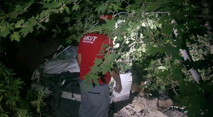 Otomobilleri uçuruma yuvarlandı!