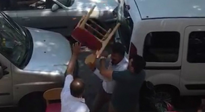 "30 senedir racon yemedim, adamın kafasını..." (VİDEO)