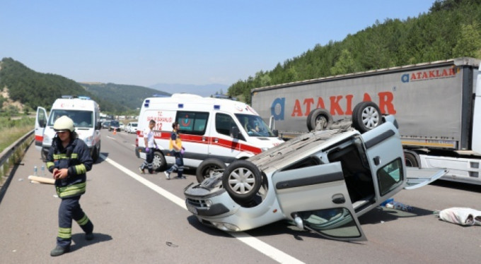 Kontrolden çıkıp talka attı: 1 ölü 3 yaralı