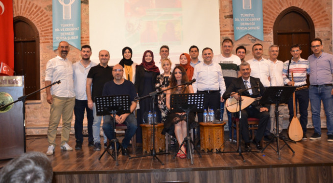 Türkülerin hikayeleri müzik dinletisi ile Bursalılarla buluştu