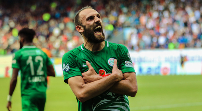 Vedat Muriqi'den flaş karar!