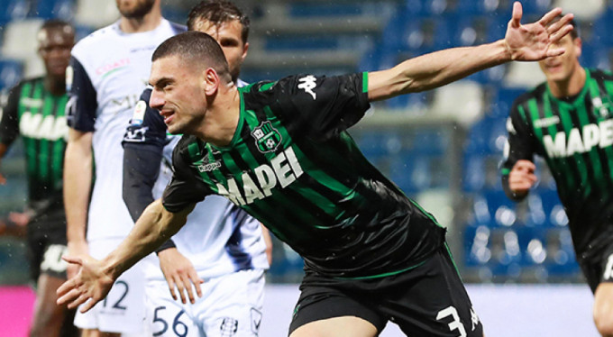 Milli futbolcu Avrupa devine transfer oldu!