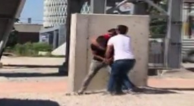 Bursa'da ortalık karıştı! Çekiç, taş...