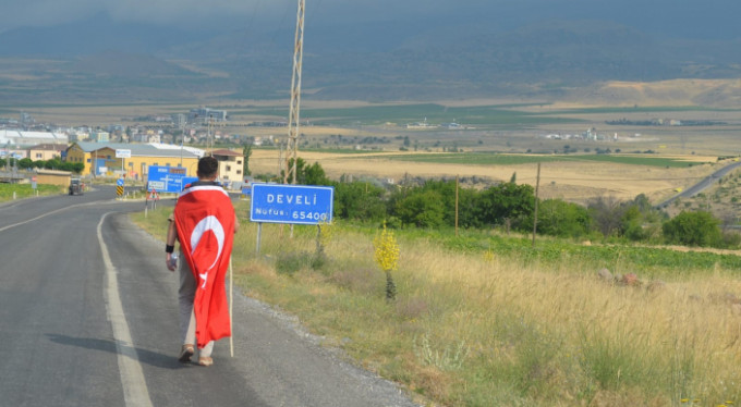 15 Temmuz Şehitleri için 9 Saat yürüdü!