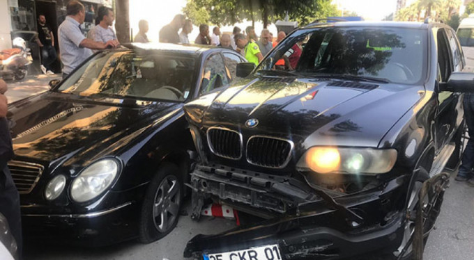 Lüks araç ortalığı birbirine kattı!