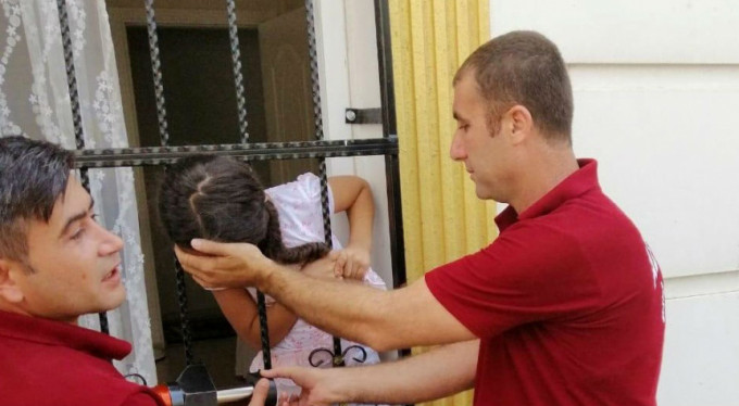 Küçük kızın korku dolu anları!