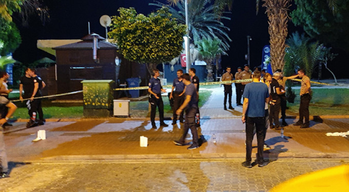 Sokak ortasında silahlı kavga: 1 ölü