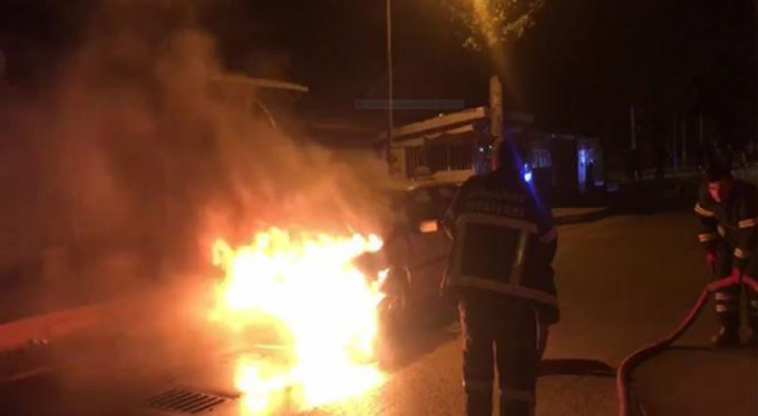 Otomobil alev topuna döndü!