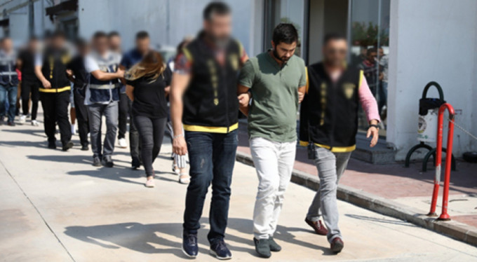 Film gibi operasyonla yakalandılar!