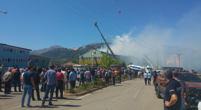 Silah fabrikasında büyük yangın!