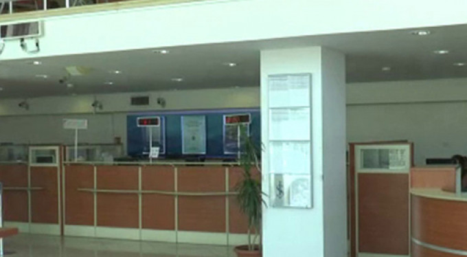 Banka personelini bakın neyle tehdit etti!