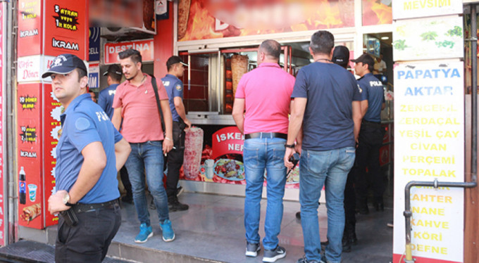 Esnaflar birbirine girdi!