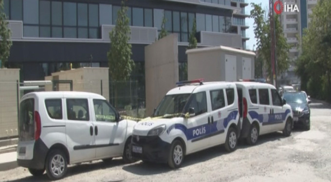 Binada kadın cesedi şoku!