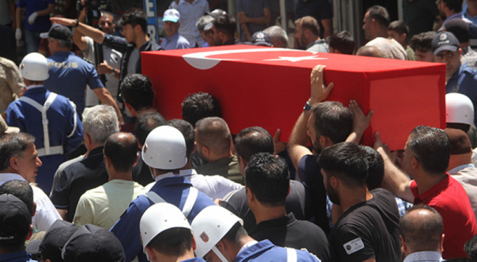 Şehit Uzman Çavuş Kıratlı'yı binlerce kişi uğurladı