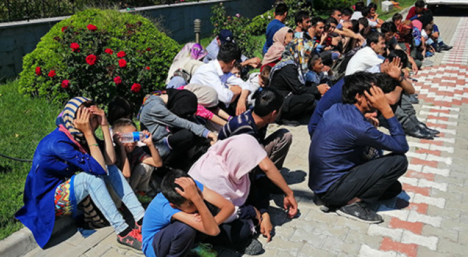 18 kişilik minibüsten bakın kaç kişi çıktı!