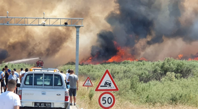 Edremit sahili alev alev!