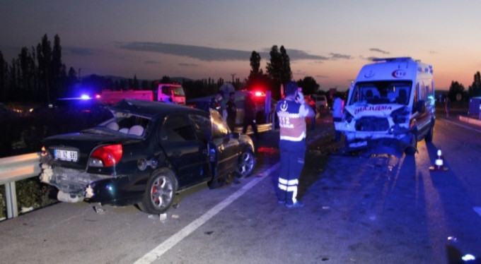 Feci zincirleme kaza! 3 ölü 4 yaralı