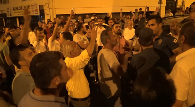 Bursa'da mahalleli ayaklandı! Tehlikeli gerginlik...