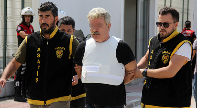 3 komşusunu katletti!