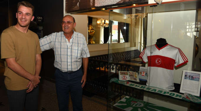 Ertuğrul Ersoy'a forma jesti!