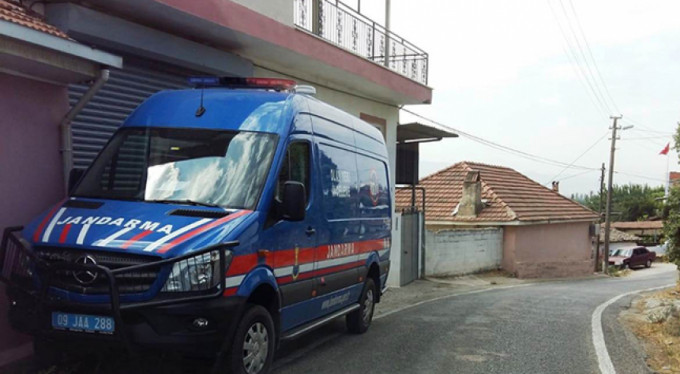 Yıllar sonra döndüğü baba evinde...