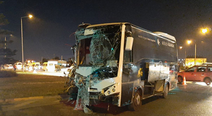 Feci kazada çok sayıda yaralı!