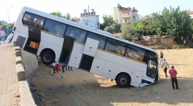 Freni boşaldı, aşağıya uçtu!