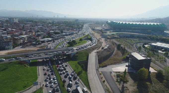 Okullar açıldı, Bursa'da trafik felç oldu!