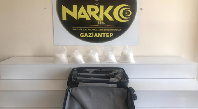 Yolcunun valizinden çıkanlar şoke etti!