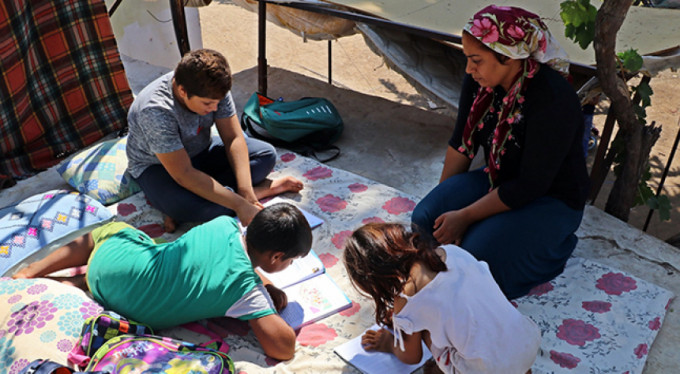 45 gündür damda uyuyorlar! İşte sebebi...