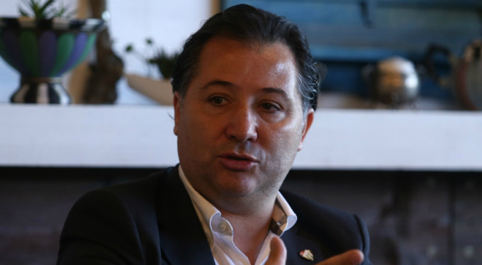 Mestan: "Bizi bekleyen tehlike..."