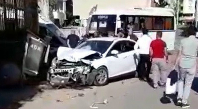 Bursa'da feci kaza! 3 yaralı