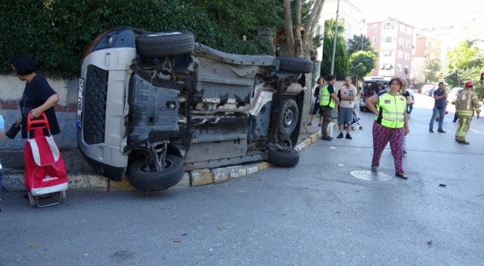 İki cip birbirine girdi: 1 yaralı