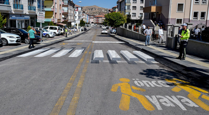 İşte 3 boyutlu yaya geçidi!