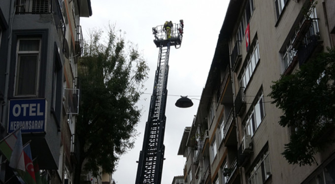5 katlı bina alev alev yandı