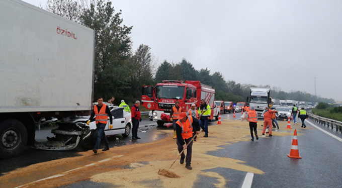 12 araç birbirine girdi: 3 yaralı