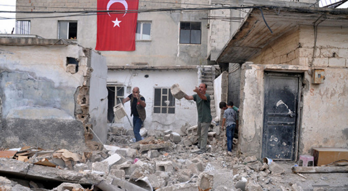 Yaptıkları tek şey sivillere zarar vermek!