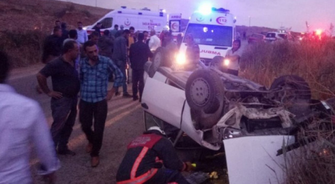 Yoldan çıktı, takla attı! 7 kişi...