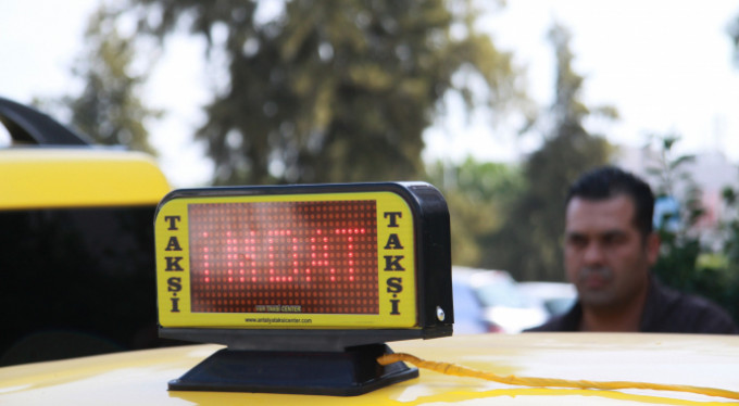 Bu taksiyi gören hemen polisi arayacak