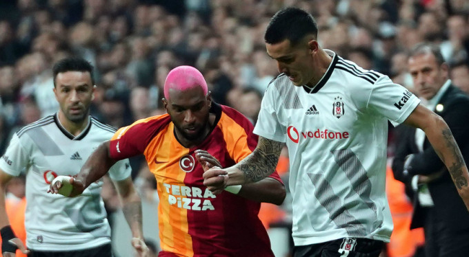 Ryan Babel ıslıklandı