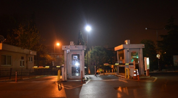 'PES' dedirten olay! Ambulansı çaldılar...