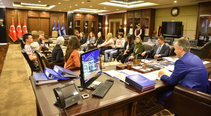 Dünya gençleri Bursa'da