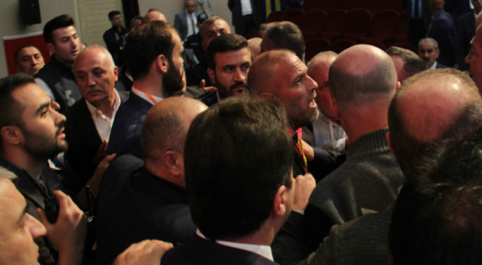 Ankaragücü kongresinde çirkin saldırı!