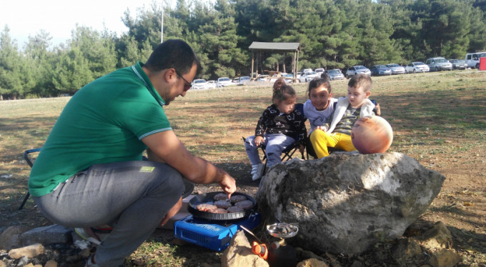 Bursa'da pastırma sıcakları! Tadını çıkardılar...