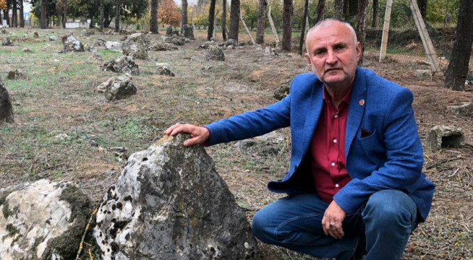 Bu köyün her yerinden tarihi mezar fışkırıyor