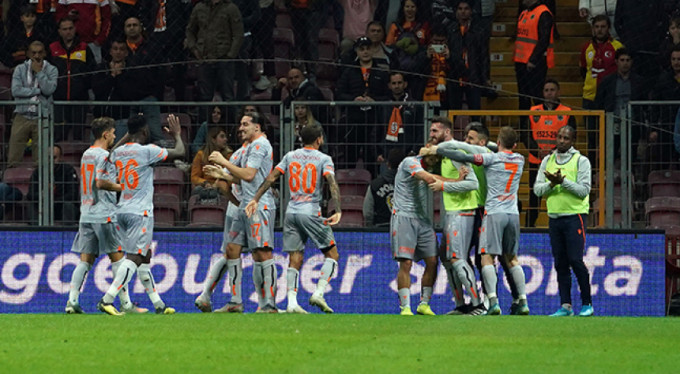 Yenilmezliği 10 maça çıkardılar!