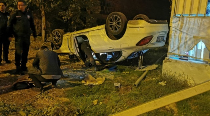 Binanın bahçesine düştü! 3'ü çocuk 5 yaralı