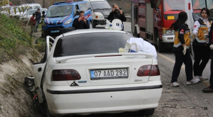Korkunç kaza! Biri bebek 3 ölü 2 yaralı...