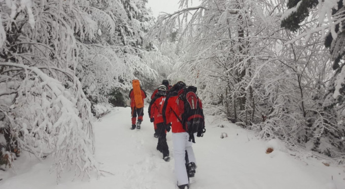 Uludağ'da AKUT ekibi mahsur kaldı!